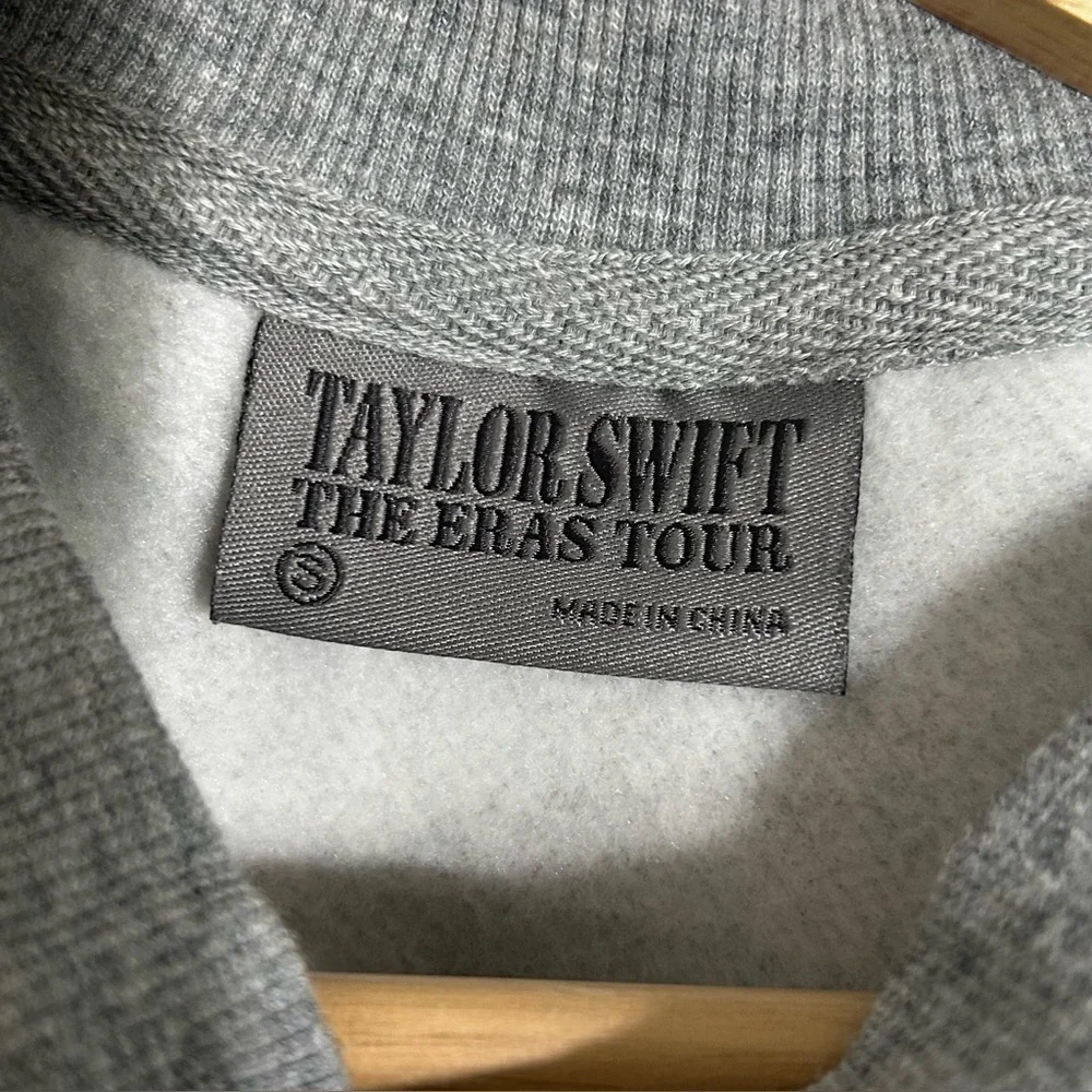 Taylor Swift The Eras Tour Heather Gray Crewneck Sweatshirt OVERSIZED Size Small - Picture 7 of 8